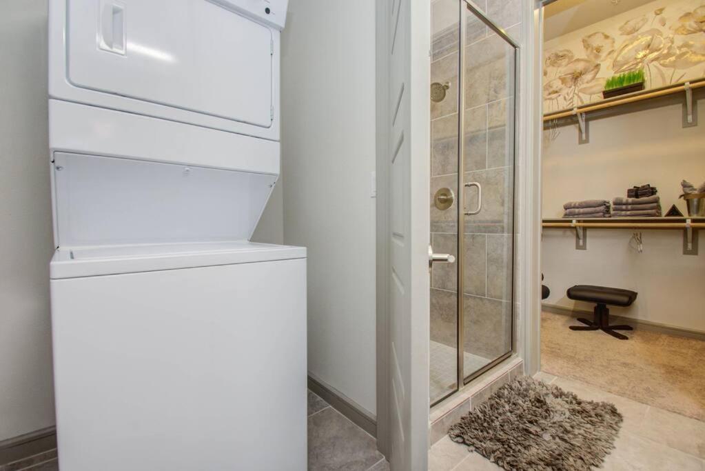 Best 5* Luxury Living Downtown Kingbed Suite Houston Esterno foto