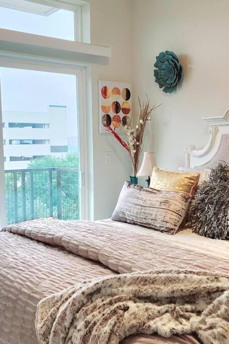 Best 5* Luxury Living Downtown Kingbed Suite Houston Esterno foto