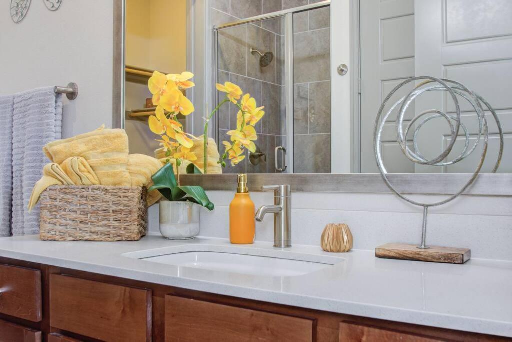 Best 5* Luxury Living Downtown Kingbed Suite Houston Esterno foto